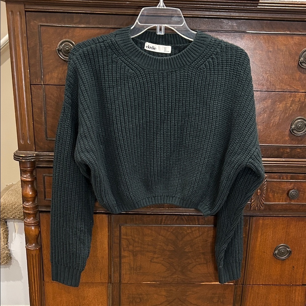 Elodie Dark Green Cropped Ribbed Sweater